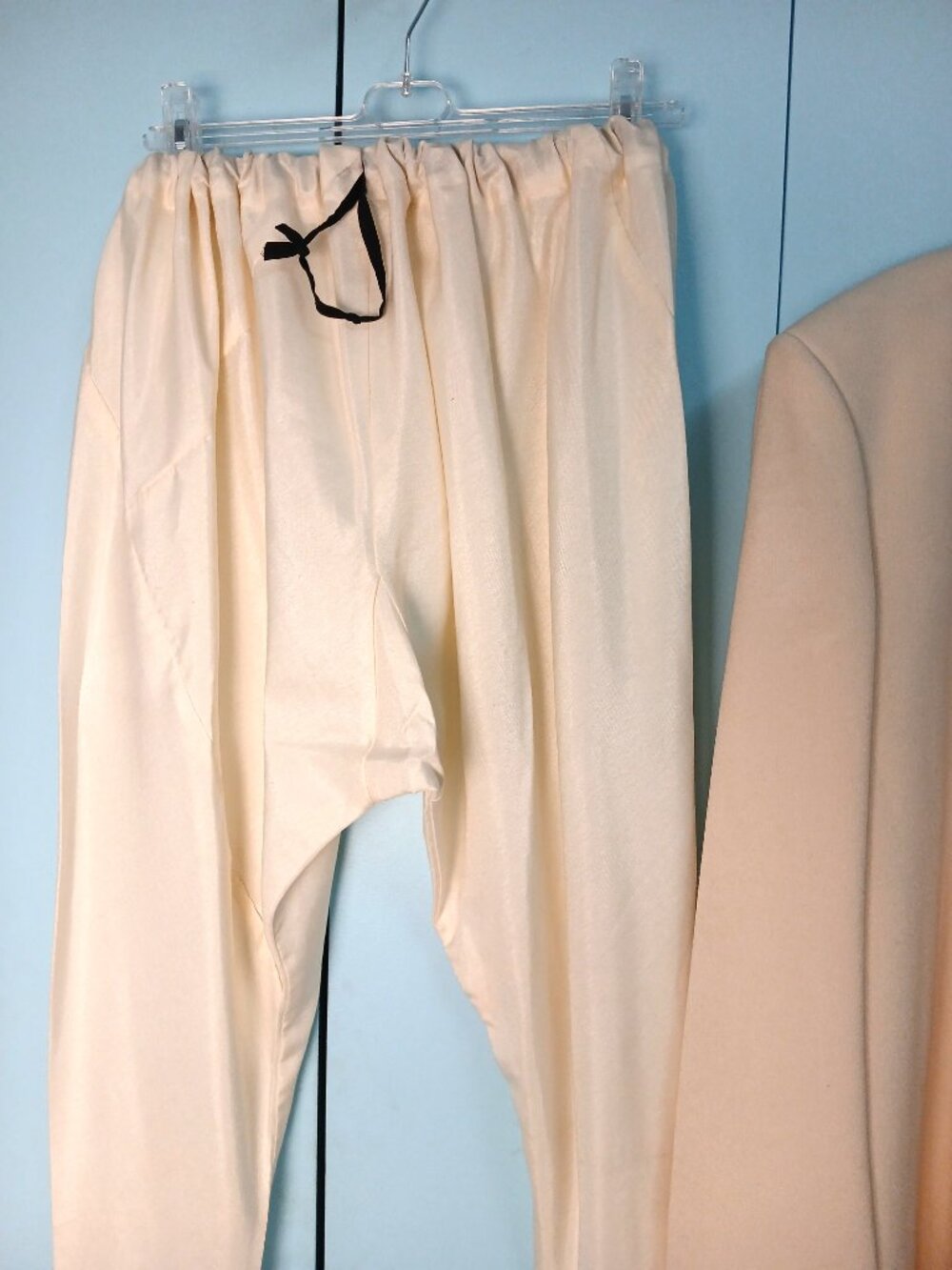 Cream Sherwani Set - Picture 4 of 9